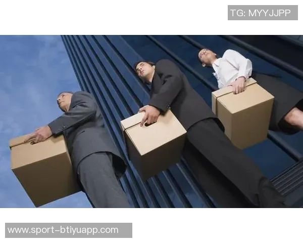 卡斯尔称赞科内特在攻防两端表现出色并展现出卓越沟通能力